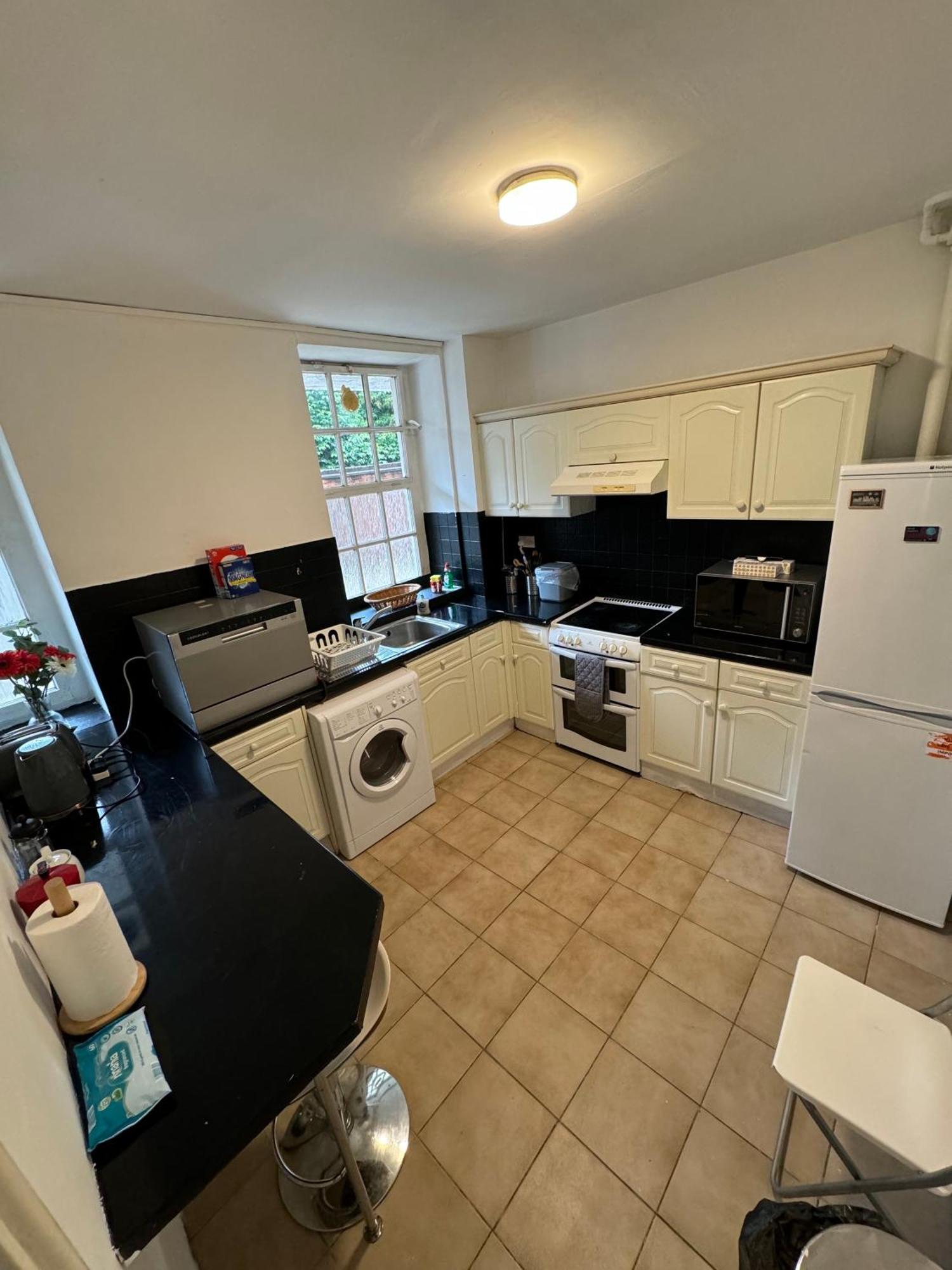 Gasthof Comfy Private Bedrooms In Heart Of London