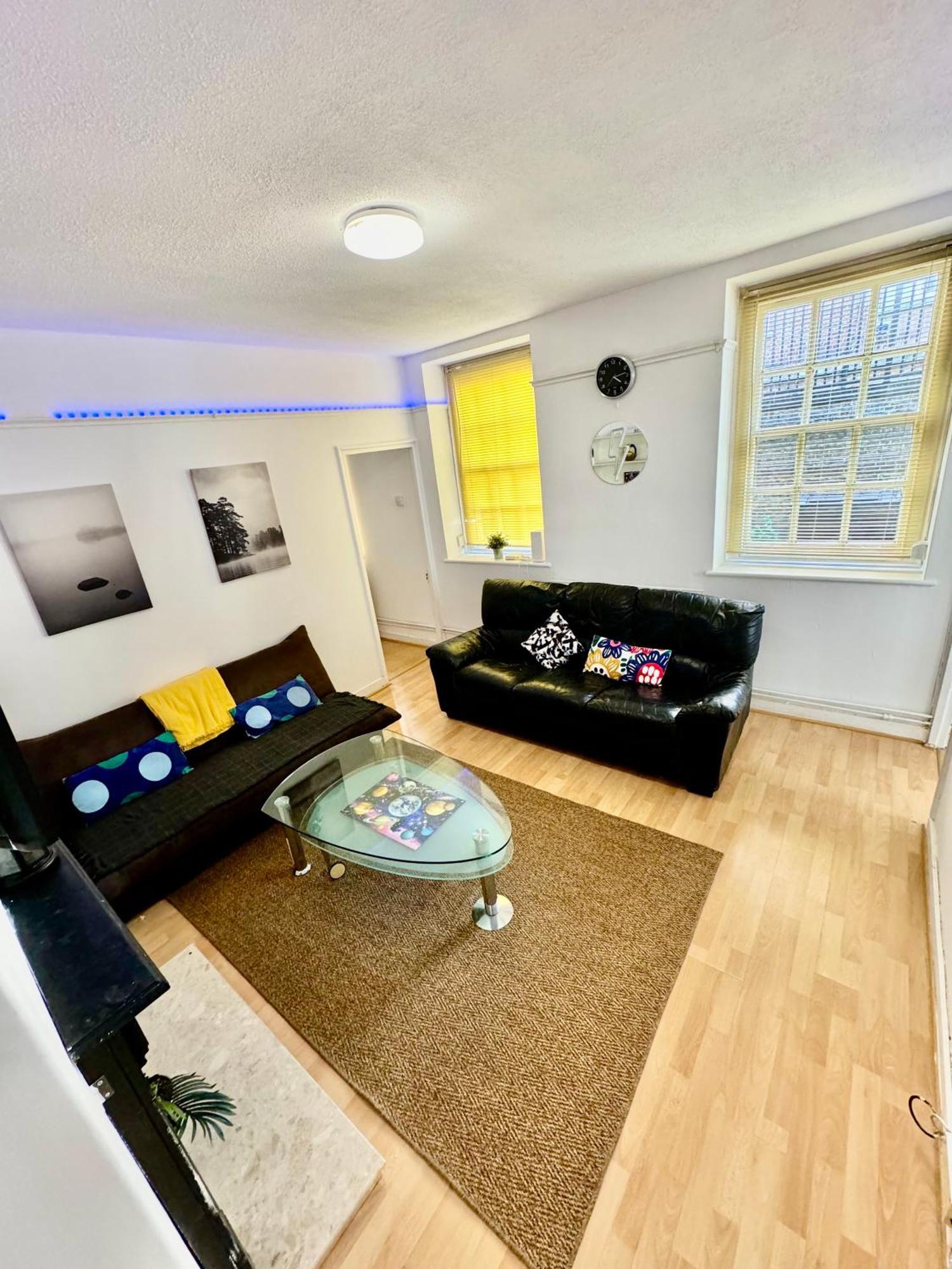 Comfy Private Bedrooms In Heart Of Gasthof London